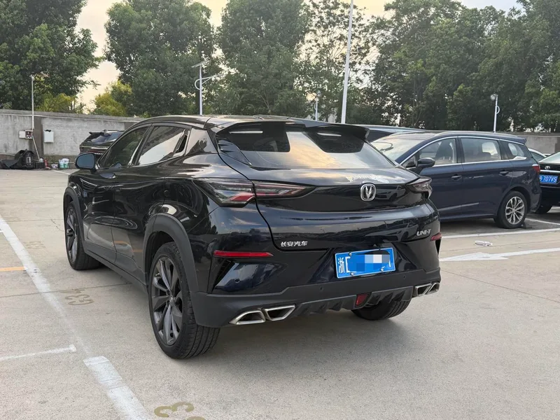 Changan UNI-T 2020 1.5T Премиальная комплектация интерьер фото 10 Changan UNI-T 2020 1.5T Премиальная комплектация интерьер фото 10