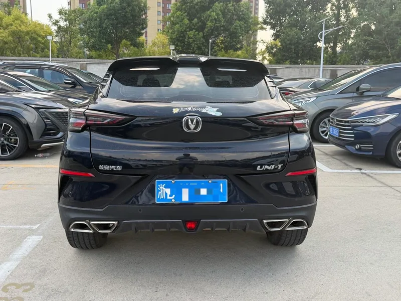Changan UNI-T 2020 1.5T Премиальная комплектация интерьер фото 11 Changan UNI-T 2020 1.5T Премиальная комплектация интерьер фото 11