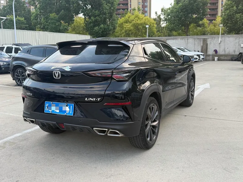 Changan UNI-T 2020 1.5T Премиальная комплектация интерьер фото 12 Changan UNI-T 2020 1.5T Премиальная комплектация интерьер фото 12