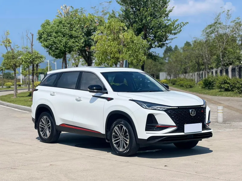 Changan CS75 PLUS 2021 1.5T Автоматический авангард экстерьер фото 3 Changan CS75 PLUS 2021 1.5T Автоматический авангард экстерьер фото 3