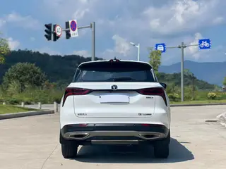 Changan CS75 PLUS 2021 1.5T Автоматический авангард экстерьер фото 5 Changan CS75 PLUS 2021 1.5T Автоматический авангард экстерьер фото 5