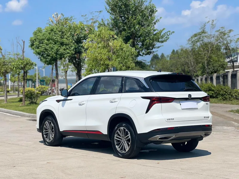 Changan CS75 PLUS 2021 1.5T Автоматический авангард экстерьер фото 6 Changan CS75 PLUS 2021 1.5T Автоматический авангард экстерьер фото 6