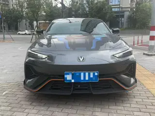 Changan UNI-V 2025 Tercera generación 2.0T Tipo de velocidad exterior foto 2 Changan UNI-V 2025 Tercera generación 2.0T Tipo de velocidad exterior foto 2