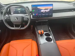 Changan UNI-V 2025 Tercera generación 2.0T Tipo de velocidad interior foto 11 Changan UNI-V 2025 Tercera generación 2.0T Tipo de velocidad interior foto 11