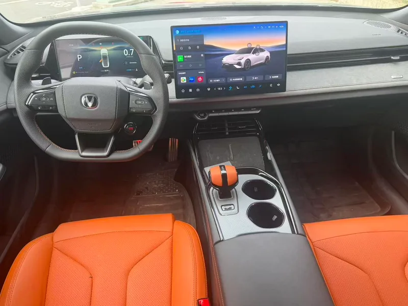 Changan UNI-V 2025 Tercera generación 2.0T Tipo de velocidad interior foto 11 Changan UNI-V 2025 Tercera generación 2.0T Tipo de velocidad interior foto 11