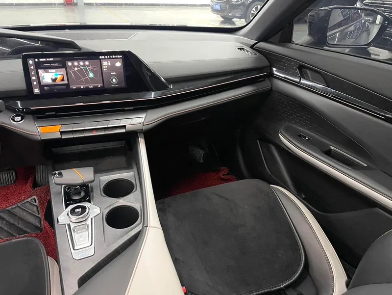 Changan UNI-V 2023 1.5T Premium Trim interior photo 7 Changan UNI-V 2023 1.5T Premium Trim interior photo 7