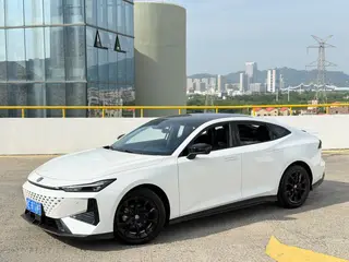 Changan UNI-V 2024 1.5T Acabado premium exterior foto 1 Changan UNI-V 2024 1.5T Acabado premium exterior foto 1