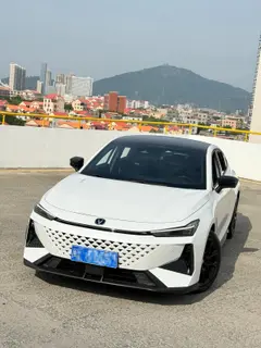 Changan UNI-V 2024 1.5T Acabado premium exterior foto 2 Changan UNI-V 2024 1.5T Acabado premium exterior foto 2