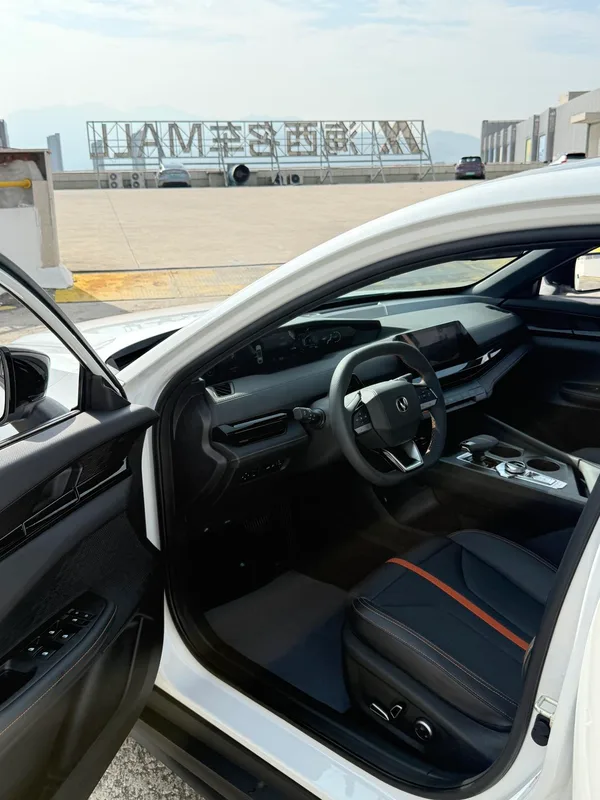 Changan UNI-V 2024 1.5T Acabado premium interior foto 7 Changan UNI-V 2024 1.5T Acabado premium interior foto 7