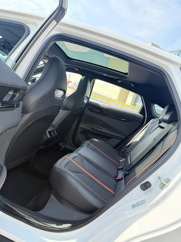 Changan UNI-V 2024 1.5T Acabado premium interior foto 9 Changan UNI-V 2024 1.5T Acabado premium interior foto 9