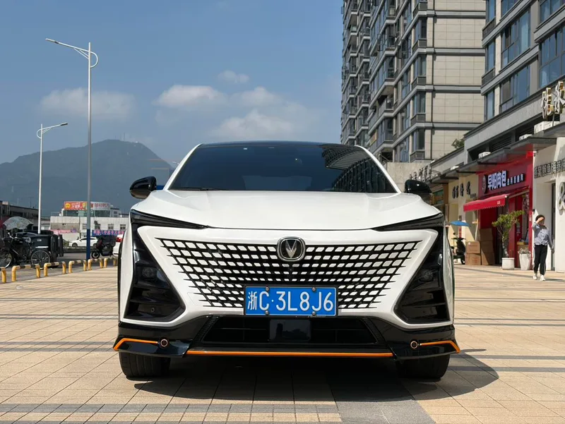 Changan UNI-T 2022 1.5T Sports version Premium Trim exterior photo 2 Changan UNI-T 2022 1.5T Sports version Premium Trim exterior photo 2
