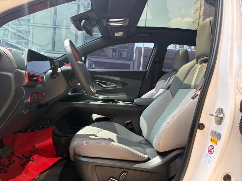 Changan UNI-T 2022 1.5T Sports version Premium Trim interior photo 7 Changan UNI-T 2022 1.5T Sports version Premium Trim interior photo 7