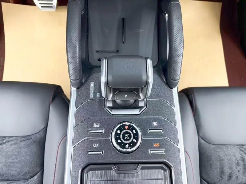 Jetour T2 2023 2.0TD Four-wheel drive Time travel PRO interior photo 18 Jetour T2 2023 2.0TD Four-wheel drive Time travel PRO interior photo 18