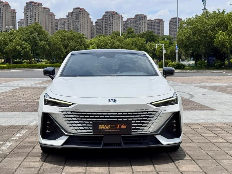 Changan UNI-V 2022 1.5T Premium Trim exterior photo 2 Changan UNI-V 2022 1.5T Premium Trim exterior photo 2