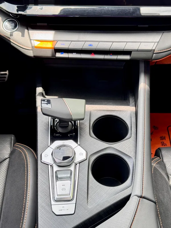 Changan UNI-V 2022 1.5T Premium Trim interior photo 15 Changan UNI-V 2022 1.5T Premium Trim interior photo 15
