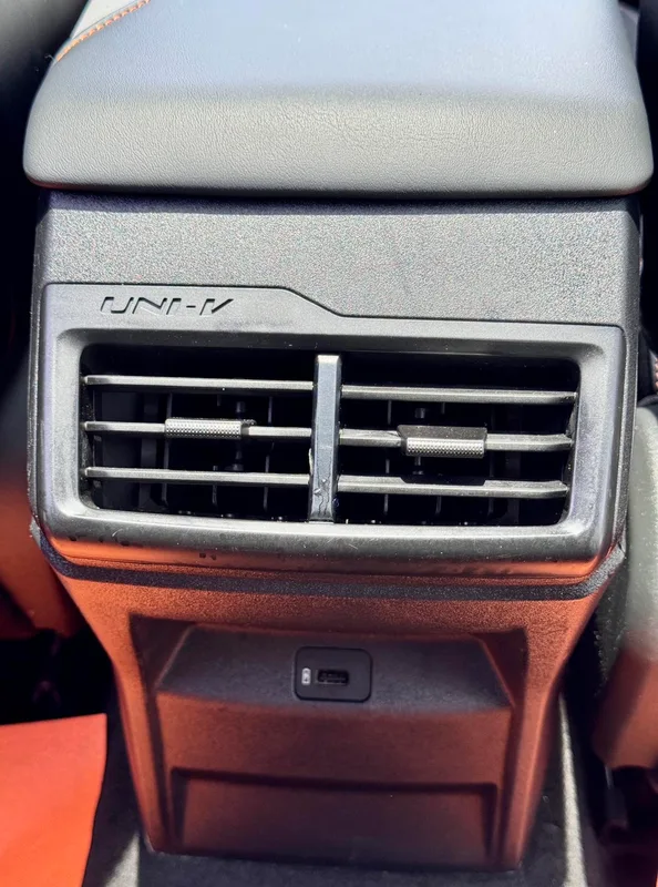 Changan UNI-V 2022 1.5T Premium Trim interior photo 17 Changan UNI-V 2022 1.5T Premium Trim interior photo 17