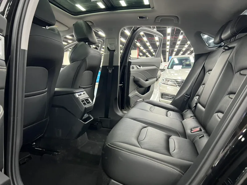 Geely Preface 2020 2.0T Luxury type interior photo 9 Geely Preface 2020 2.0T Luxury type interior photo 9