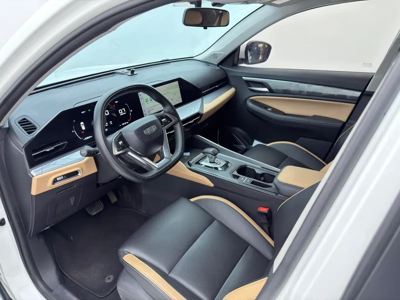 Geely Okavango Pro 2024 1.5TD DCT Вертикальный и горизонтальный экстерьер фото 4 Geely Okavango Pro 2024 1.5TD DCT Вертикальный и горизонтальный экстерьер фото 4