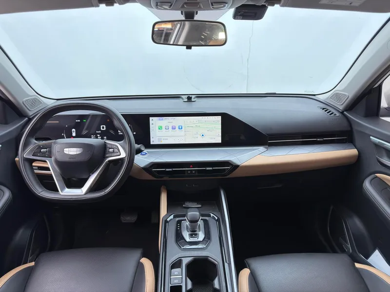 Geely Okavango Pro 2024 1.5TD DCT Вертикальный и горизонтальный интерьер фото 10 Geely Okavango Pro 2024 1.5TD DCT Вертикальный и горизонтальный интерьер фото 10
