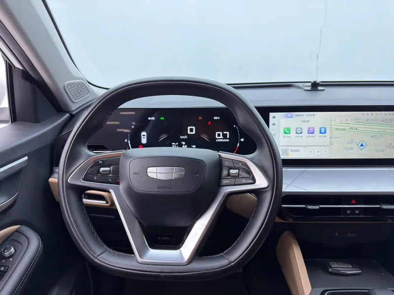 Geely Okavango Pro 2024 1.5TD DCT Вертикальный и горизонтальный интерьер фото 11 Geely Okavango Pro 2024 1.5TD DCT Вертикальный и горизонтальный интерьер фото 11