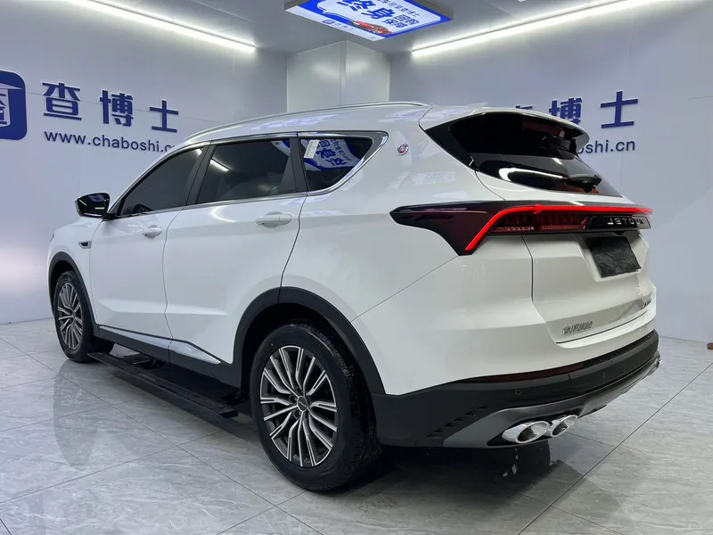 Jetour X70 PLUS 2023 1.5T DCT Brave person PLUS 5 seat interior photo 15 Jetour X70 PLUS 2023 1.5T DCT Brave person PLUS 5 seat interior photo 15