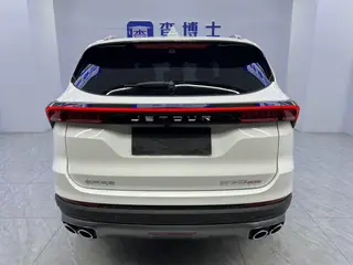 Jetour X70 PLUS 2023 1.5T DCT Brave person PLUS 5 seat interior photo 16 Jetour X70 PLUS 2023 1.5T DCT Brave person PLUS 5 seat interior photo 16