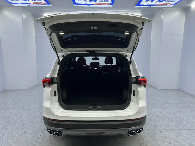Jetour X70 PLUS 2023 1.5T DCT Brave person PLUS 5 seat interior photo 18 Jetour X70 PLUS 2023 1.5T DCT Brave person PLUS 5 seat interior photo 18