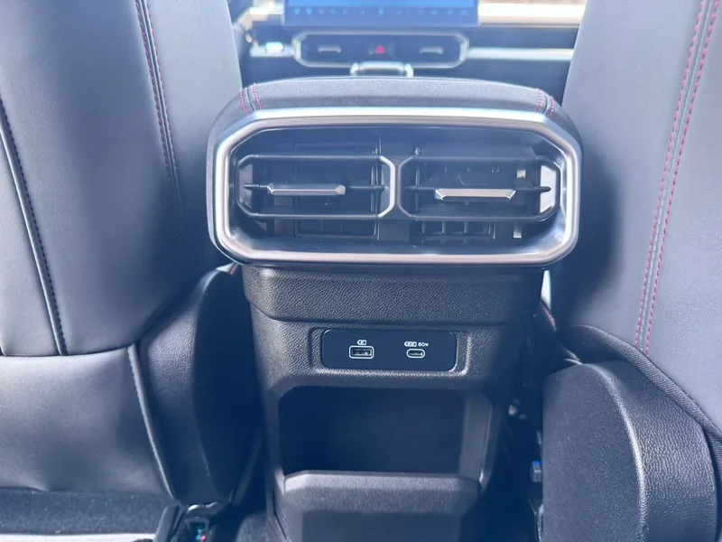 Jetour T2 2023 2.0TD Four-wheel drive Time travel PRO interior photo 15 Jetour T2 2023 2.0TD Four-wheel drive Time travel PRO interior photo 15