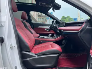 Jetour X70 PLUS 2023 1.6T DCT Strong person PRO 5 seat interior photo 18 Jetour X70 PLUS 2023 1.6T DCT Strong person PRO 5 seat interior photo 18