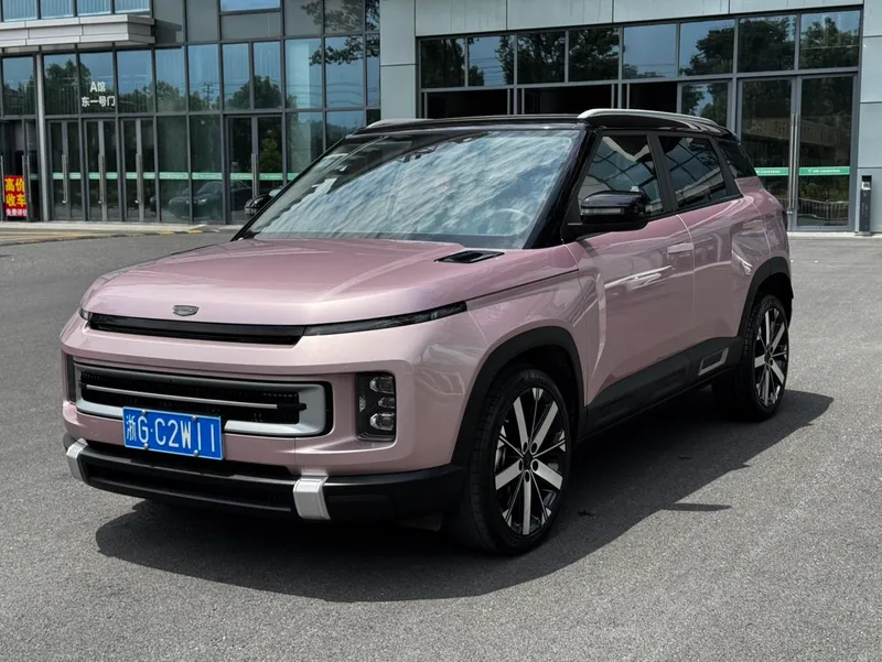 Geely ICON 2023 1.5TD Chocolate Alcoholic Edition exterior photo 1 Geely ICON 2023 1.5TD Chocolate Alcoholic Edition exterior photo 1
