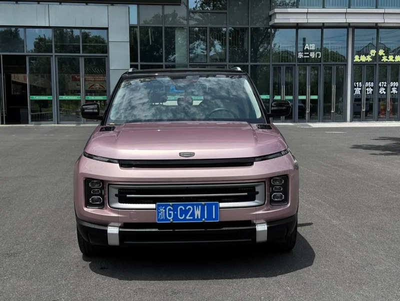 Geely ICON 2023 1.5TD Chocolate Alcoholic Edition exterior photo 2 Geely ICON 2023 1.5TD Chocolate Alcoholic Edition exterior photo 2
