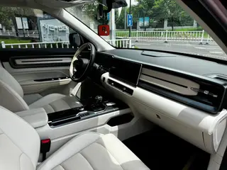 Geely ICON 2023 1.5TD Chocolate Alcoholic Edition interior photo 10 Geely ICON 2023 1.5TD Chocolate Alcoholic Edition interior photo 10
