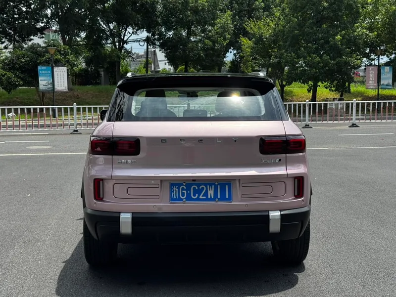 Geely ICON 2023 1.5TD Chocolate Alcoholic Edition interior photo 14 Geely ICON 2023 1.5TD Chocolate Alcoholic Edition interior photo 14