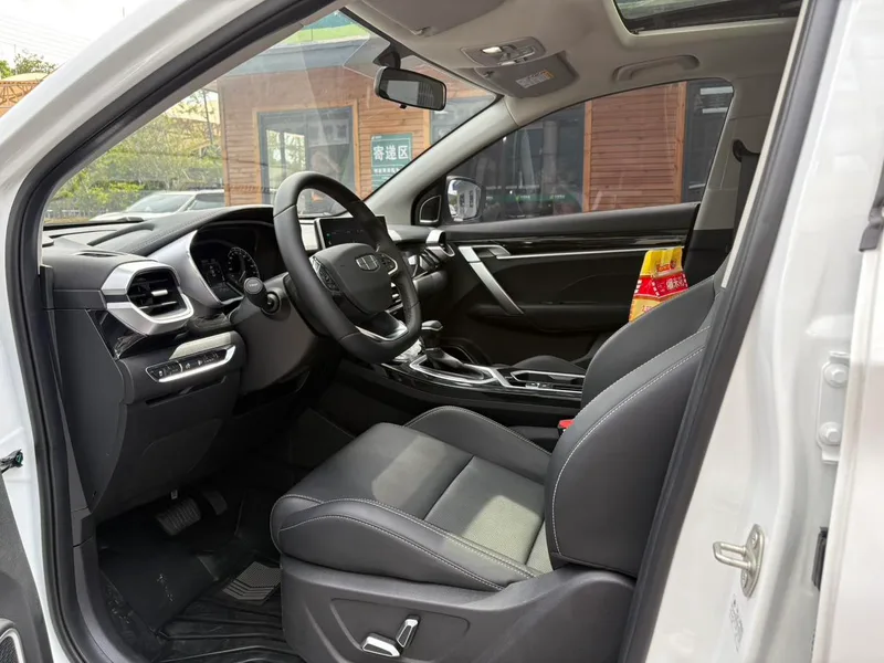 Geely Coolray 2025 1.5L CVT Superpower MAX exterior photo 4 Geely Coolray 2025 1.5L CVT Superpower MAX exterior photo 4