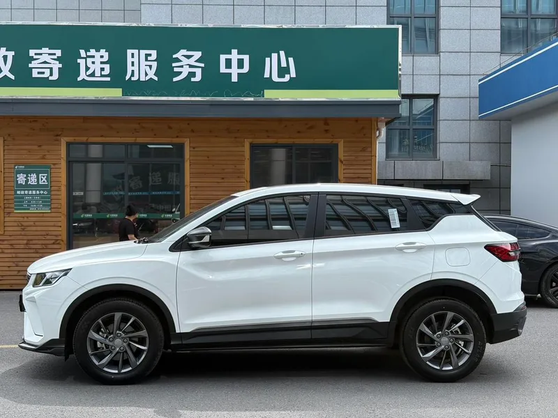 Geely Coolray 2025 1.5L CVT Superpower MAX interior photo 11 Geely Coolray 2025 1.5L CVT Superpower MAX interior photo 11