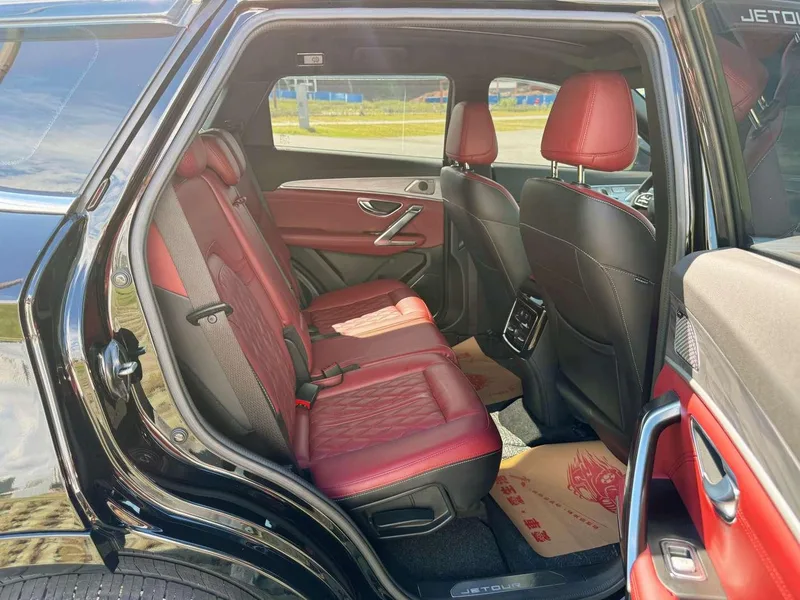 Jetour X70 PLUS 2023 1.6T DCT Strong person PRO 7 seat interior photo 14 Jetour X70 PLUS 2023 1.6T DCT Strong person PRO 7 seat interior photo 14
