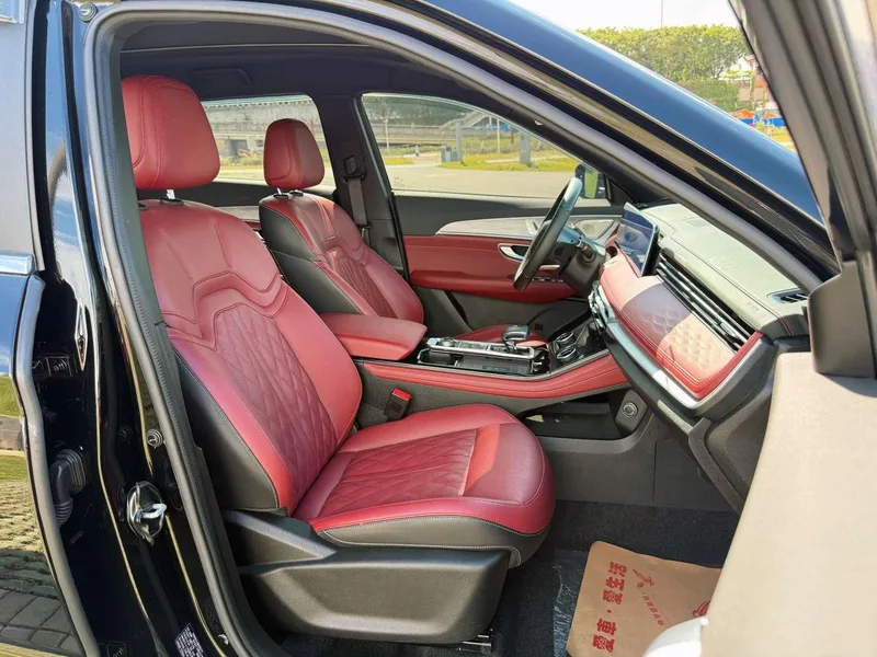 Jetour X70 PLUS 2023 1.6T DCT Strong person PRO 7 seat interior photo 15 Jetour X70 PLUS 2023 1.6T DCT Strong person PRO 7 seat interior photo 15