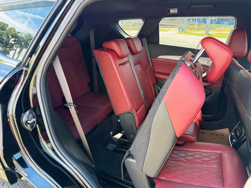 Jetour X70 PLUS 2023 1.6T DCT Strong person PRO 7 seat interior photo 16 Jetour X70 PLUS 2023 1.6T DCT Strong person PRO 7 seat interior photo 16