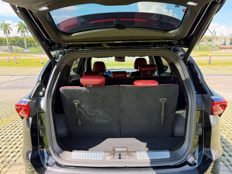 Jetour X70 PLUS 2023 1.6T DCT Strong person PRO 7 seat interior photo 18 Jetour X70 PLUS 2023 1.6T DCT Strong person PRO 7 seat interior photo 18