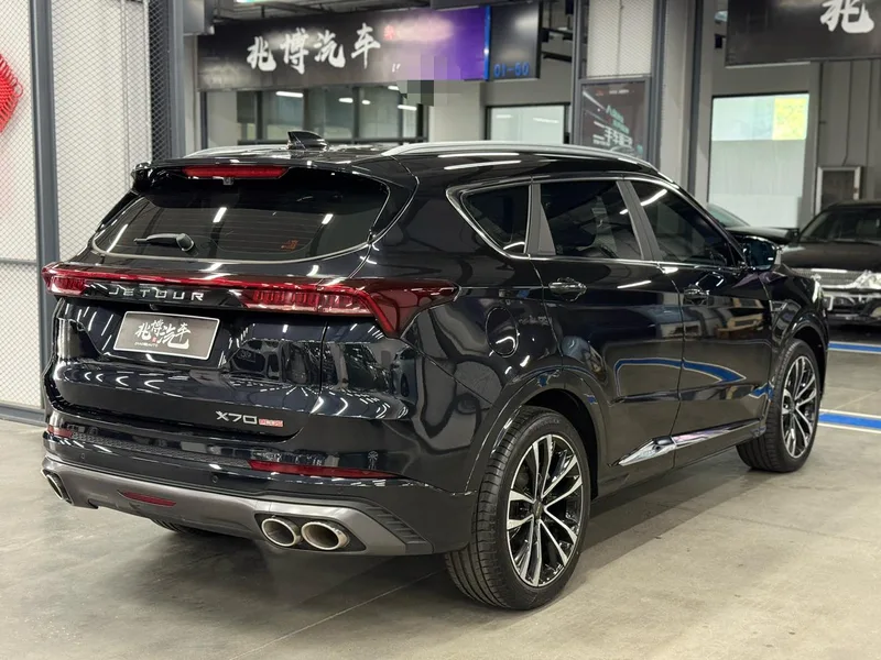 Jetour X70 PLUS 2021 Restyling 1.6T DCT sky 5 seat exterior photo 4 Jetour X70 PLUS 2021 Restyling 1.6T DCT sky 5 seat exterior photo 4