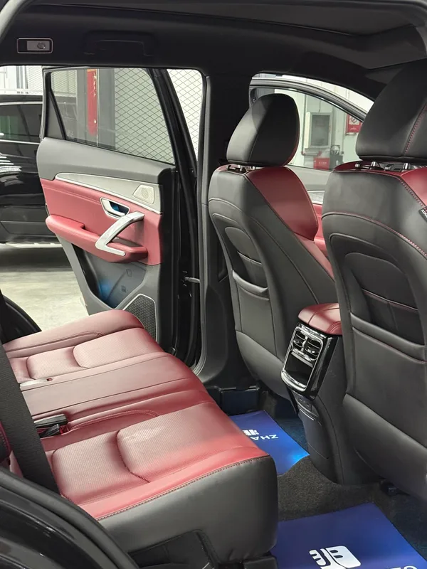 Jetour X70 PLUS 2021 Restyling 1.6T DCT sky 5 seat interior photo 9 Jetour X70 PLUS 2021 Restyling 1.6T DCT sky 5 seat interior photo 9