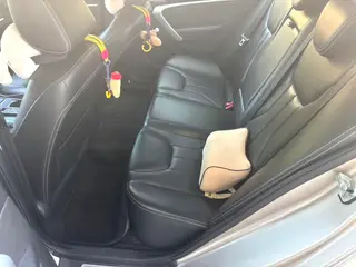 Geely Emgrand 2017 Millones de sedán 1.5L CVT Versión ascendente interior foto 9 Geely Emgrand 2017 Millones de sedán 1.5L CVT Versión ascendente interior foto 9