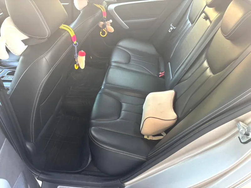 Geely Emgrand 2017 Millones de sedán 1.5L CVT Versión ascendente interior foto 9 Geely Emgrand 2017 Millones de sedán 1.5L CVT Versión ascendente interior foto 9