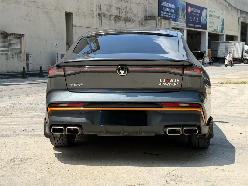 Changan UNI-V 2025 Third generation 1.5T 500Bar Luxury sports-style exterior photo 5 Changan UNI-V 2025 Third generation 1.5T 500Bar Luxury sports-style exterior photo 5
