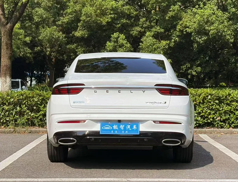 Geely Preface 2021 2.0T Finition premium extérieur photo 6 Geely Preface 2021 2.0T Finition premium extérieur photo 6