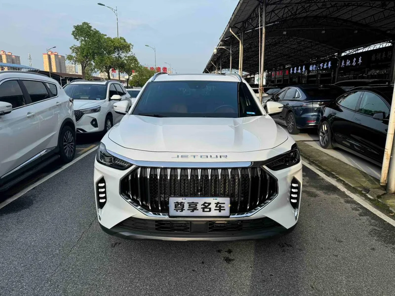 Jetour X70 PLUS 2025 Champion Edition 1.5T DCT Champion MAX 7 seat exterior photo 2 Jetour X70 PLUS 2025 Champion Edition 1.5T DCT Champion MAX 7 seat exterior photo 2