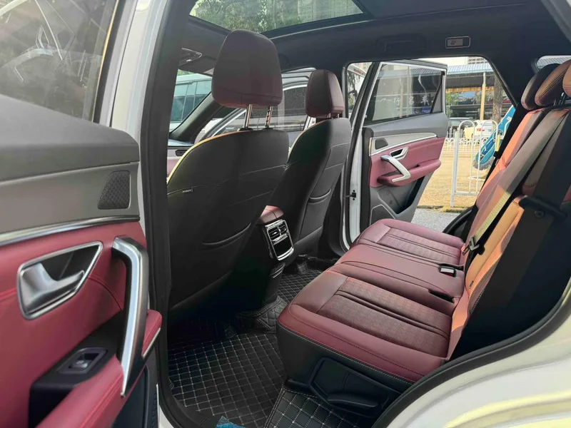 Jetour X70 PLUS 2025 Champion Edition 1.5T DCT Champion MAX 7 seat exterior photo 6 Jetour X70 PLUS 2025 Champion Edition 1.5T DCT Champion MAX 7 seat exterior photo 6