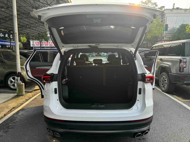Jetour X70 PLUS 2025 Champion Edition 1.5T DCT Champion MAX 7 seat interior photo 9 Jetour X70 PLUS 2025 Champion Edition 1.5T DCT Champion MAX 7 seat interior photo 9