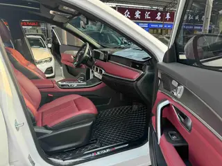 Jetour X70 PLUS 2025 Champion Edition 1.5T DCT Champion MAX 7 seat interior photo 10 Jetour X70 PLUS 2025 Champion Edition 1.5T DCT Champion MAX 7 seat interior photo 10