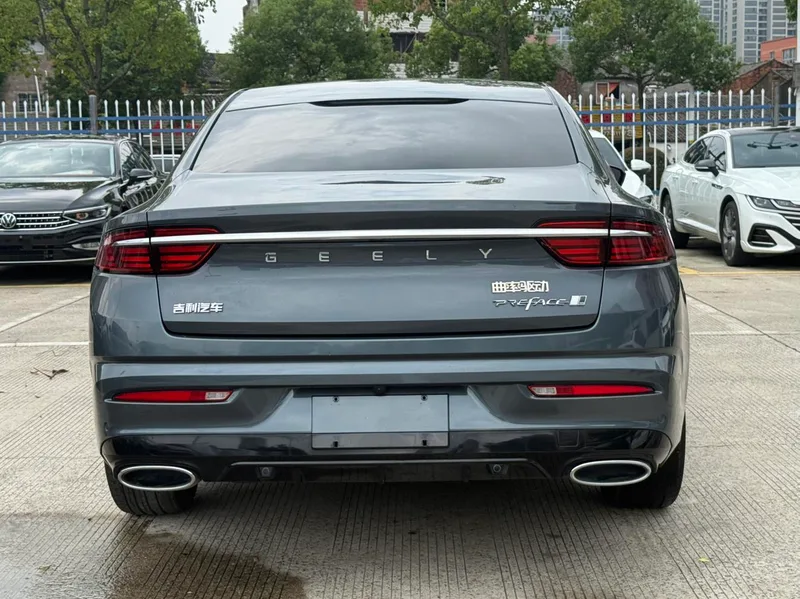 Geely Preface 2023 2.0T Finition premium extérieur photo 4 Geely Preface 2023 2.0T Finition premium extérieur photo 4